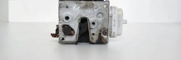 Audi A4 S4 B5 8D Front door lock 8D1837015F
