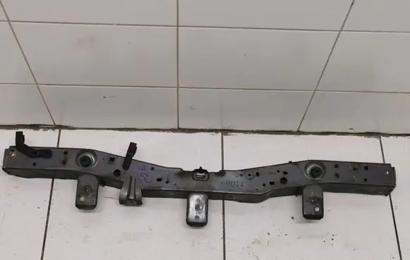 Toyota Auris 150 Top upper radiator support slam panel 68011