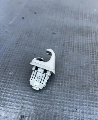 Toyota Avensis T270 Sun visor clip/hook/bracket 