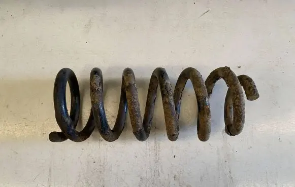 Volkswagen Amarok Front coil spring