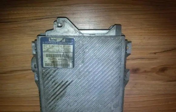 Peugeot 406 Engine control unit/module 9630466980 04010028b