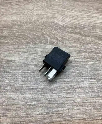 BMW 5 E39 Other relay 1393412 V23073B1005X18
