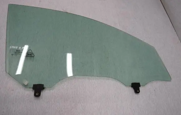 KIA Sportage Front door window glass four-door