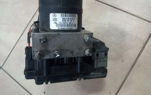 Mercedes-Benz C W202 ABS Pump 0024319212 NE58221