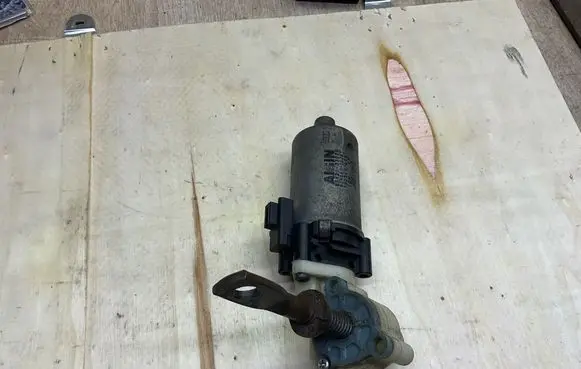 Lexus IS 220D-250-350 Seat adjustment motor 8582033020 1620006851 43944010080