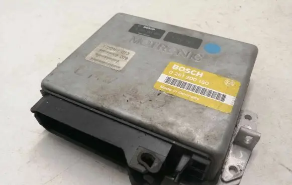 BMW 7 E32 Engine control unit/module 0261200150