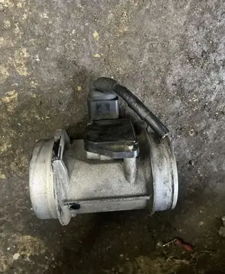 Audi A6 S6 C5 4B Mass air flow meter 059906461M