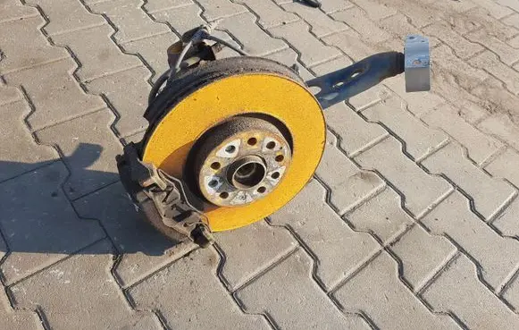 Volkswagen Tiguan Front wheel hub spindle knuckle