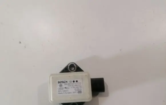 Audi A4 S4 B8 8K ESP acceleration yaw rate sensor 8K0907637C