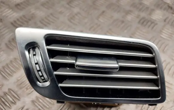 Mercedes-Benz CLS C218 X218 Dashboard side air vent grill/cover trim A2188300154