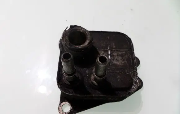 Jaguar S-Type Oil filter mounting bracket
