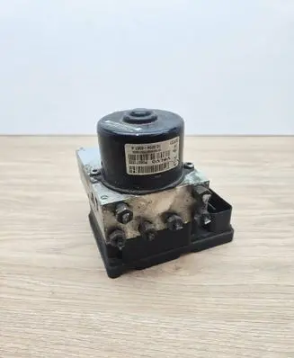 Volvo V70 ABS Pump P08671225 8671224 10020403674
