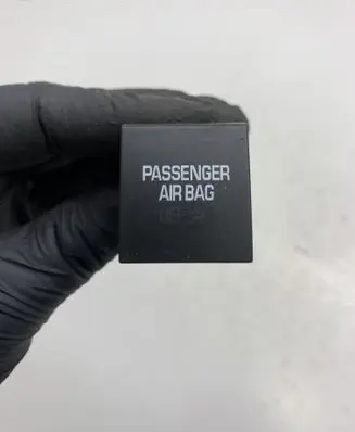 Passenger airbag on/off switch