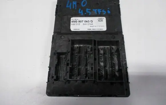 Audi Q7 4M BSM Control unit 4M0907063G
