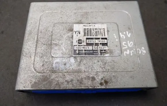 Nissan Primera Engine control unit/module 2371074C03