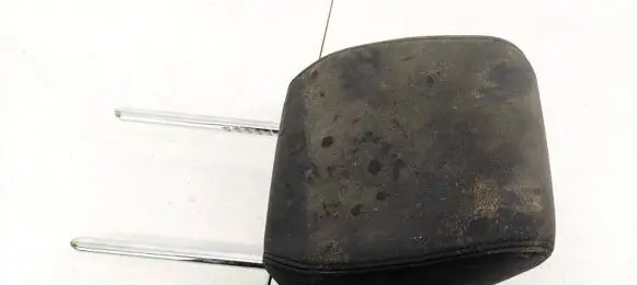 Volkswagen Golf IV Front seat headrest 