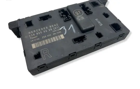 Mercedes-Benz Vito Viano W639 Door control unit/module 6398200226