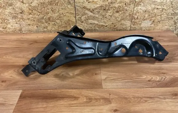 Mercedes-Benz E W212 Headlight/headlamp mounting bracket 212620021 B31109