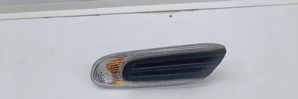 Mini One - Cooper F56 F55 Front fender indicator light 7298347 0223760 F022373000