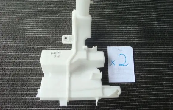 Volkswagen PASSAT B7 Windshield washer fluid reservoir/tank 3AA955453G