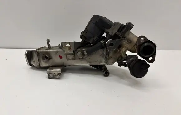 BMW 3 E90 E91 EGR valve cooler 7810871