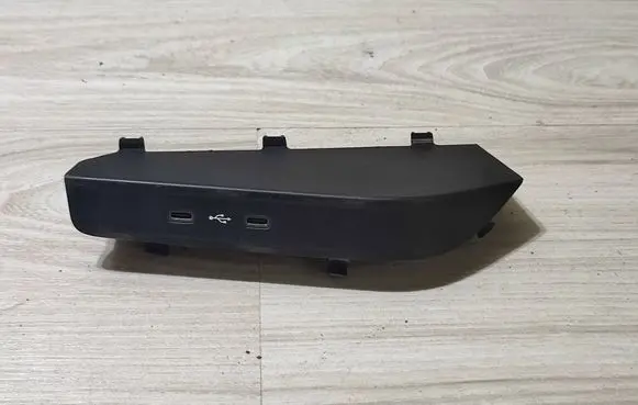 Skoda Scala USB socket connector 657035736