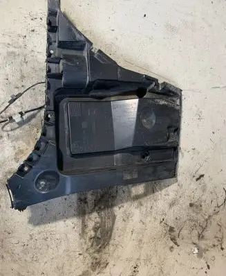 BMW 6 F12 F13 Rear bumper mounting bracket 8050385