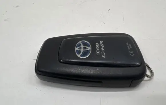 Toyota C-HR I Ignition key/card 