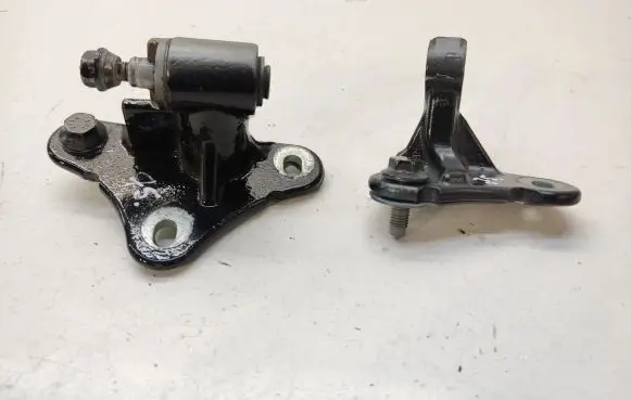Mercedes-Benz ML W164 Front door hinge set REM46