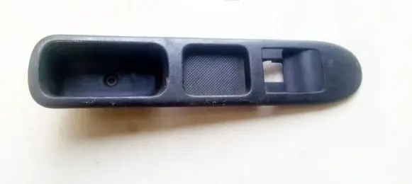 Peugeot 307 Front door window switch trim 532625 09180