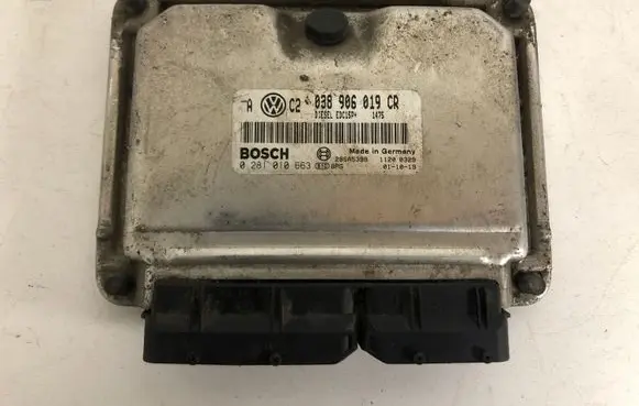 Volkswagen Golf IV Engine control unit/module 038906019CR 0281010663