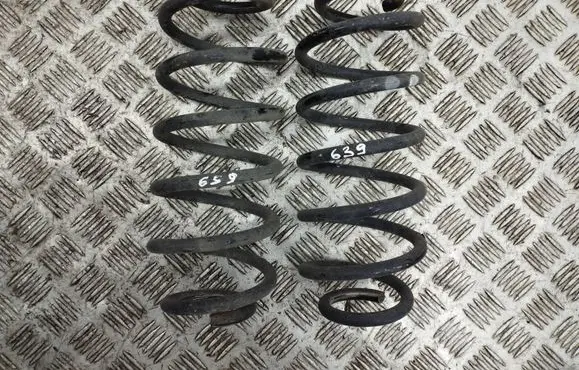 Toyota Auris 150 Rear coil spring