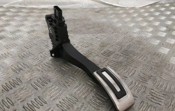 Audi Q3 F3 Accelerator throttle pedal 5Q1723503L