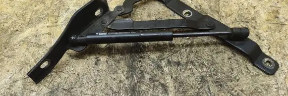 Peugeot 406 Tailgate/trunk/boot hinge