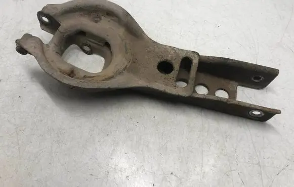 Volvo V70 Rear control arm