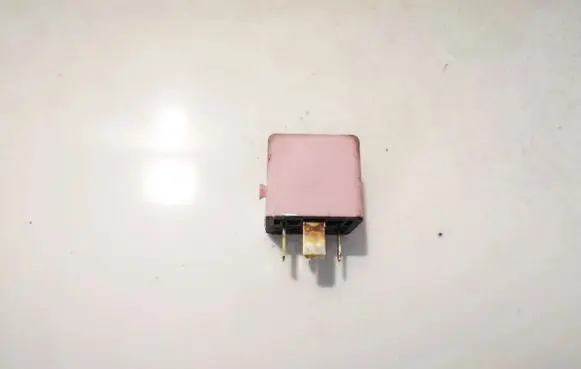 BMW 5 E39 Other relay 0332019168 8365326