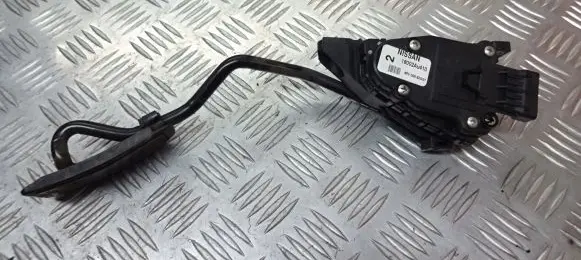 Nissan Primera Accelerator throttle pedal 18002-AU410