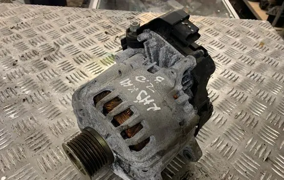 Nissan Qashqai Generator/alternator 2612632AZ