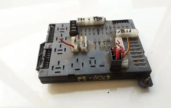 Mercedes-Benz 100 W631 Fuse box set 6315401373