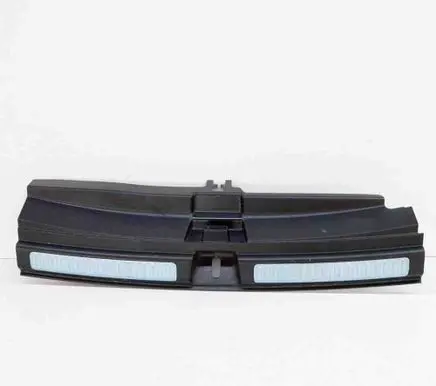 Trunk/boot sill cover protection