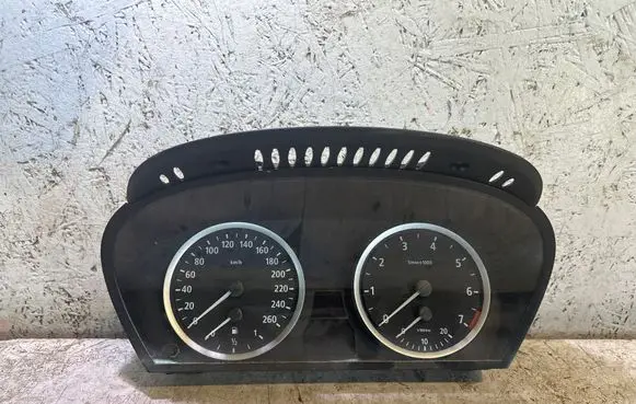 BMW 5 E60 E61 Speedometer (instrument cluster) 1100802131 213195001