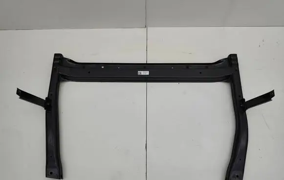 Volvo XC40 Radiator mount bracket 