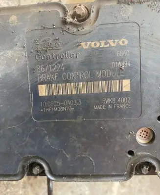 Volvo V70 ABS Pump 8671224 5WK84002 10092504033