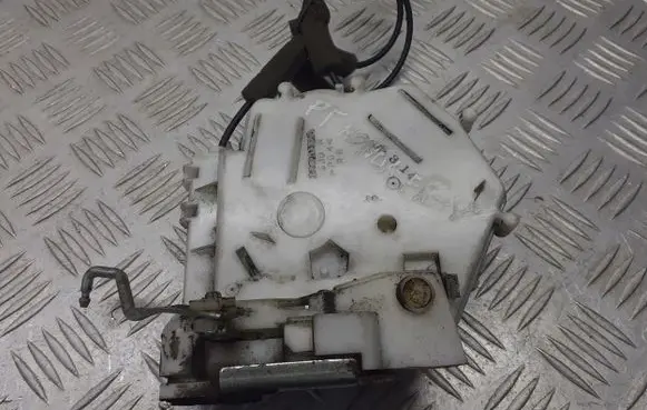 Honda FR-V Rear door lock