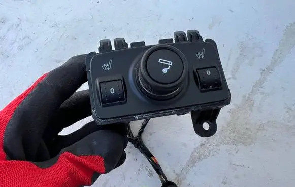 Ford C-MAX II Seat heating switch CJ5T19K314BA 140CT21A 271617