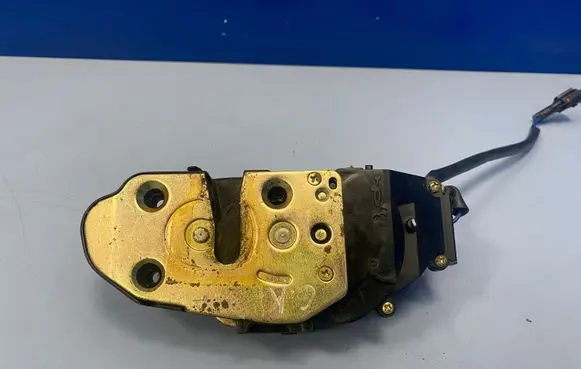 KIA Shuma Rear door lock 0K2A273310B