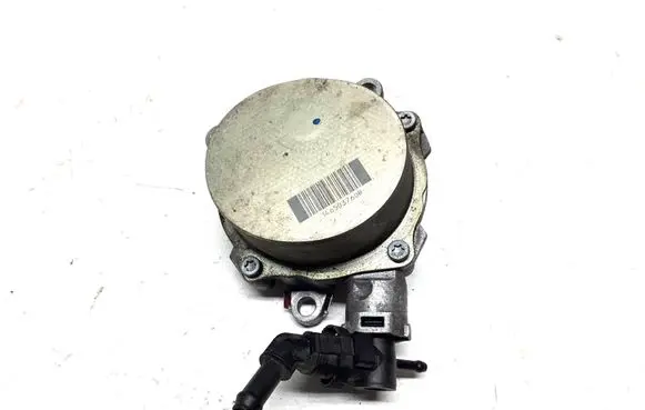 Nissan Qashqai Vacuum pump 146503760R