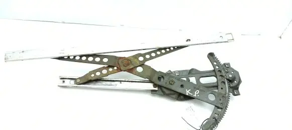 BMW 7 E23 Front door manual window regulator 18679210