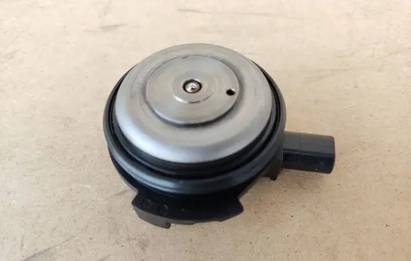 BMW 3 G20 G21 Camshaft vanos timing valve 7614288 11367614288