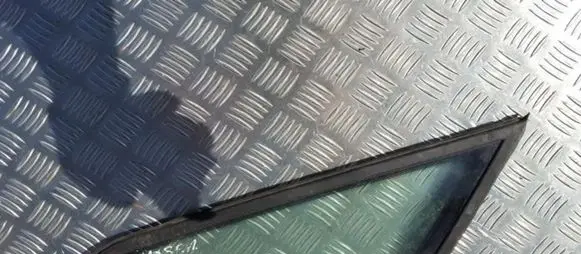 Seat Alhambra (Mk1) Front door vent window glass four-door 43R001100 43R-001100
